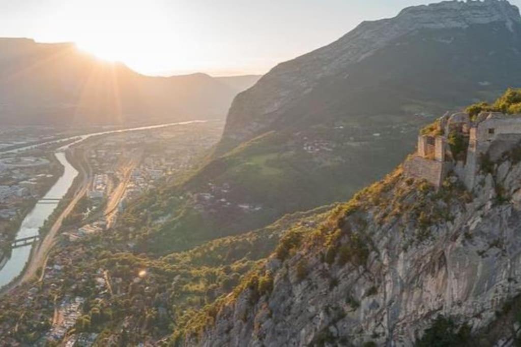 Saint Jacques Your Host Helper Grenoble Ngoại thất bức ảnh